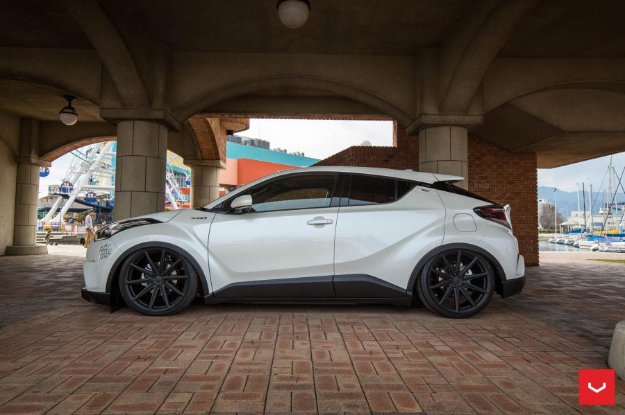  Toyota C-HR on Vossen Wheels (VFS10) 2017 года  (фото 11 из 20)